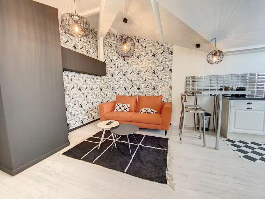 Bienvenue A La Tatoo Room Bourgoin-Jallieu ภายนอก รูปภาพ