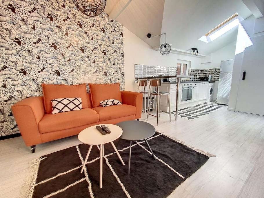 Bienvenue A La Tatoo Room Bourgoin-Jallieu ภายนอก รูปภาพ