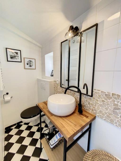 Bienvenue A La Tatoo Room Bourgoin-Jallieu ภายนอก รูปภาพ
